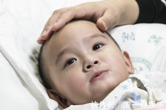 李石头|六旬老人照看孙子出意外连抽自己耳光,称孩子治不好自己也不活了