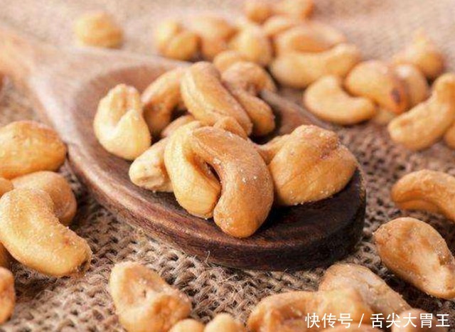 心疼|为何腰果卖这么贵?看看它的生产过程就懂了,网友:心疼那些工人