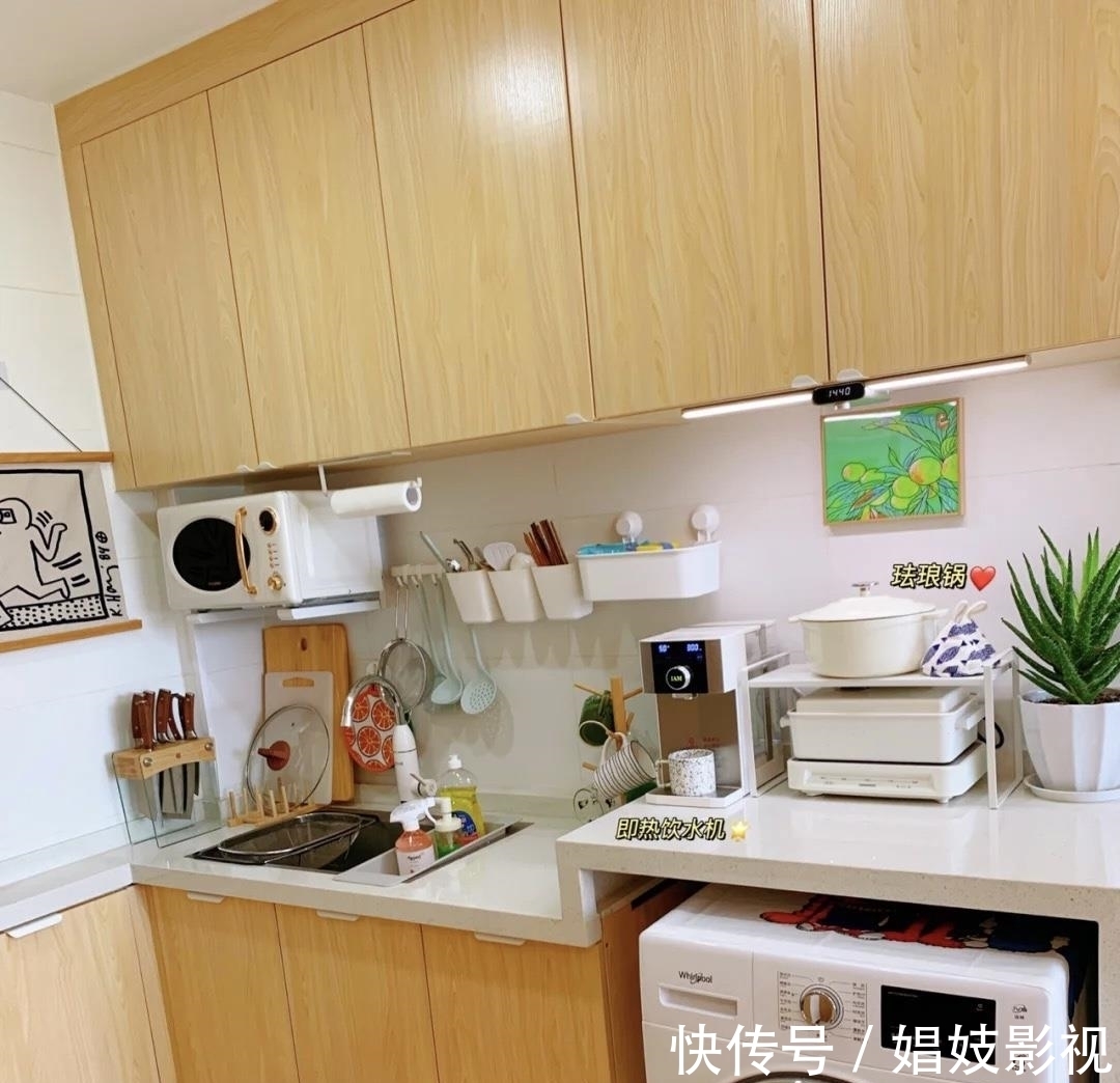 手机充电|90后男孩晒30㎡单身小宅,“宝藏式”装修而走红,圈粉无数