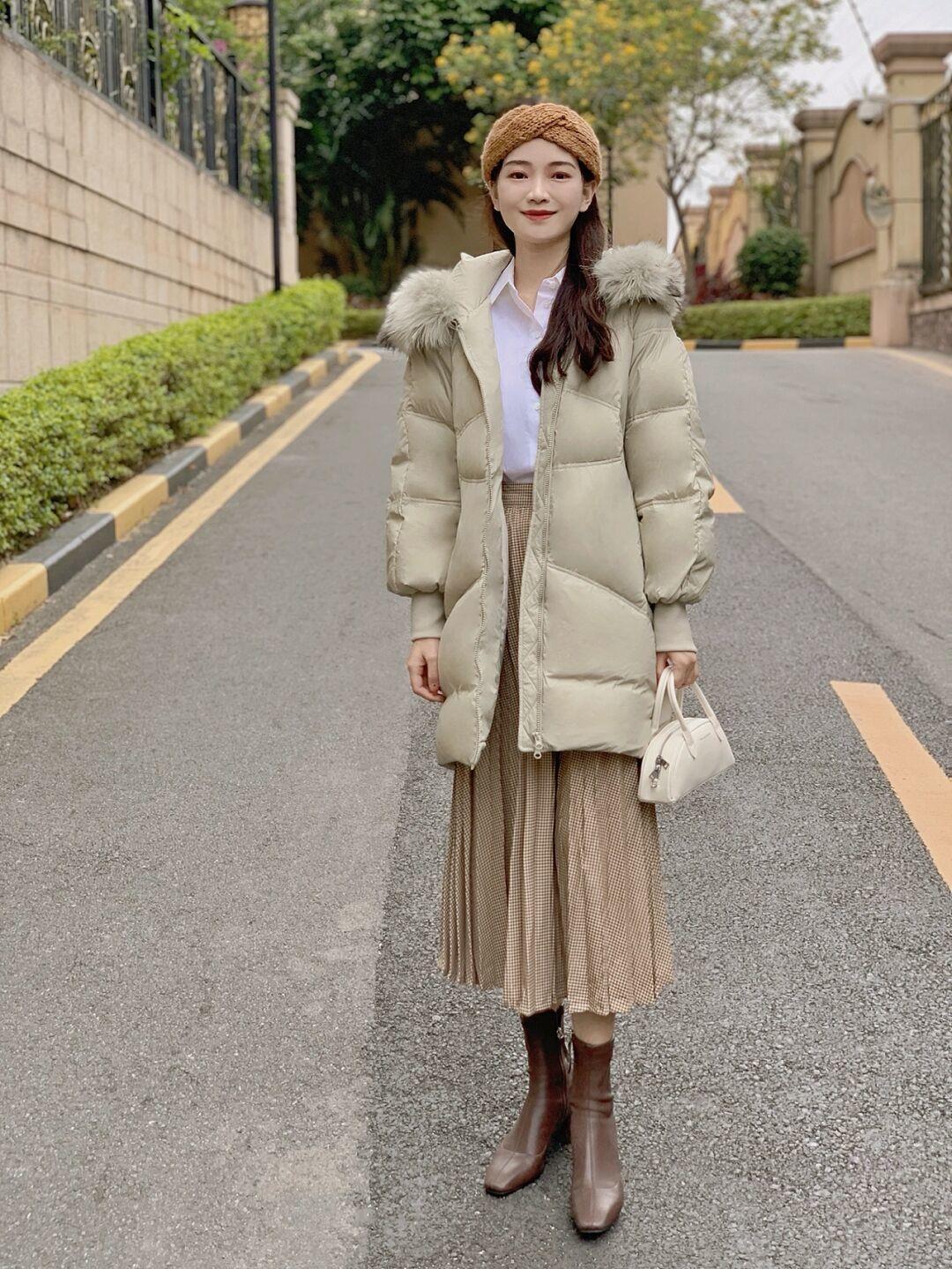 博主|“毛领羽绒服”才是最保暖的单品,软糯温柔又舒适,美得高级