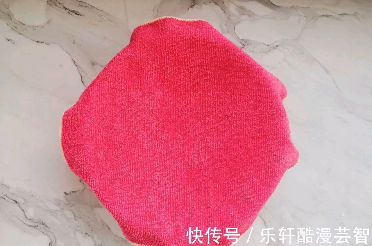 馅料|用红萝卜做饺子馅，韭菜白菜靠边站，鲜嫩多汁还好吃