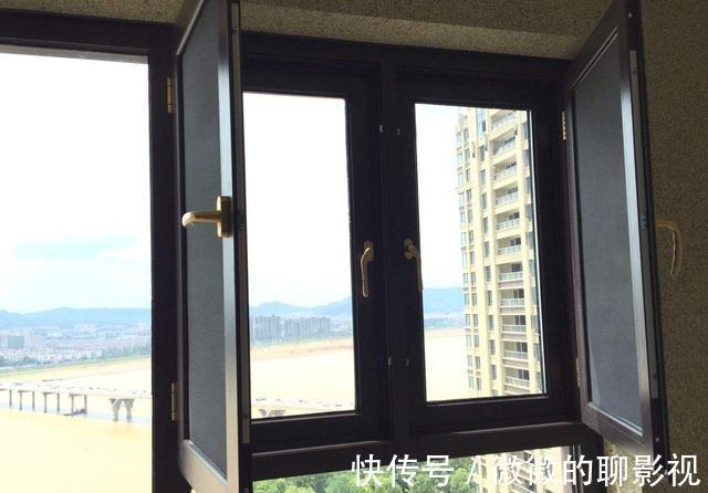 窗框|封阳台切记不要做几种窗！我家发现装错，直接让工人拆光拿走！