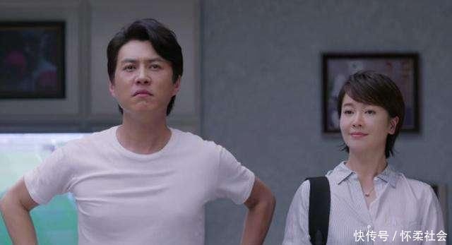 赌石|疯狂赌石,20万入手的木那翡翠原石,一刀切涨近千万