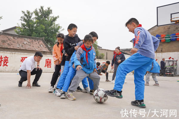 开封|河南开封科技传媒学院联合朱仙镇估衣街小学举办“教育下乡，结对帮扶”活动