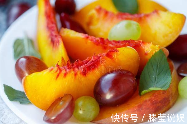 买桃子就得这样挑，照着做，一挑一个准，香甜可口，汁水足口感棒