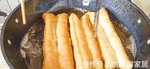 小窍门|香酥油条家常做法，掌握这几个小窍门，蓬松酥脆又健康，闻味都香