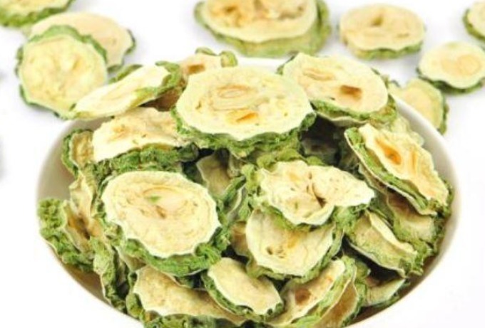 降血糖|苦瓜里加点“料”,连吃一周,血糖一降再降,并发症也消失了