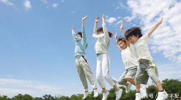 父母们|儿童标准身高体重表,如果孩子身材矮小,抓住“猛涨期”加把劲!