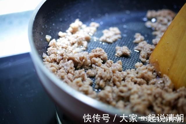 葱白|这个馅儿的包子吃不够!咬一口菜香肉美,全家老小都馋它!