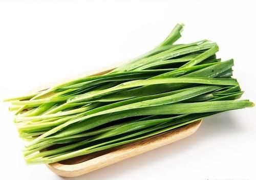 买韭菜时，到底是买细叶还是宽叶，记住这口诀，别再瞎买了