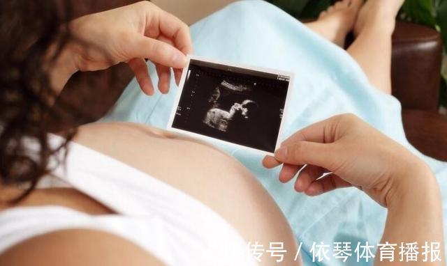 胎动|孕妈这个动作看似挺有爱,往往会致胎儿脐带绕颈,新手妈妈易犯错