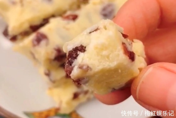 牛奶棒|1盒酸奶1碗面粉,教你做秘制零食,酸甜软嫩,一口一个入口即化!