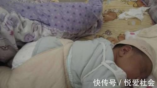 发育|宝宝“投降式”睡姿火了,背后原因却很少人知道,宝妈提前了解