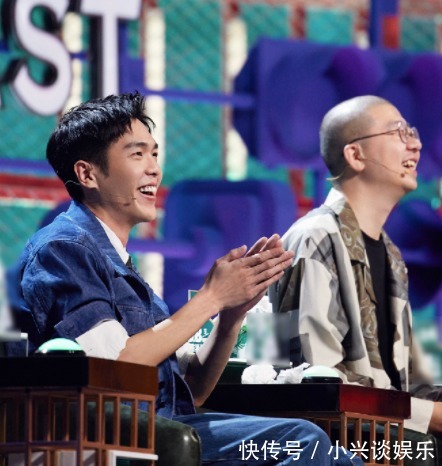 观众,就是观看节目的人,包括录制现场的和在屏幕外的