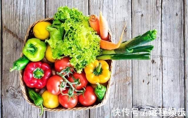 蔬菜|血糖偏高的人,少吃4种蔬菜,忌口2种食物,或能减少血糖波动