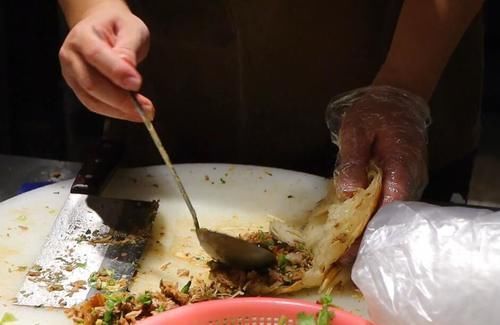 网红店|网红店做肉夹馍,12元一个每人只能买两块儿,食客:真想天天都吃