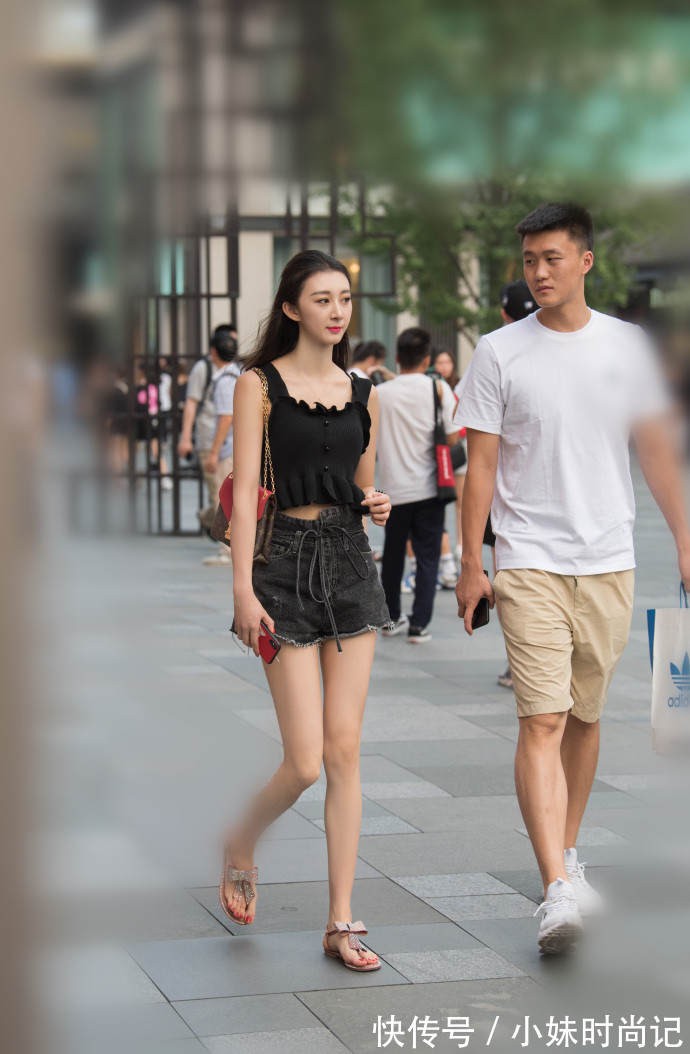 街拍|成都街拍,简单搭配打造小清新的即视感