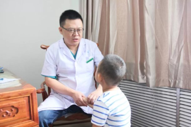 生长素|孩子身高矮小 切勿笃信“有的孩子晚长”