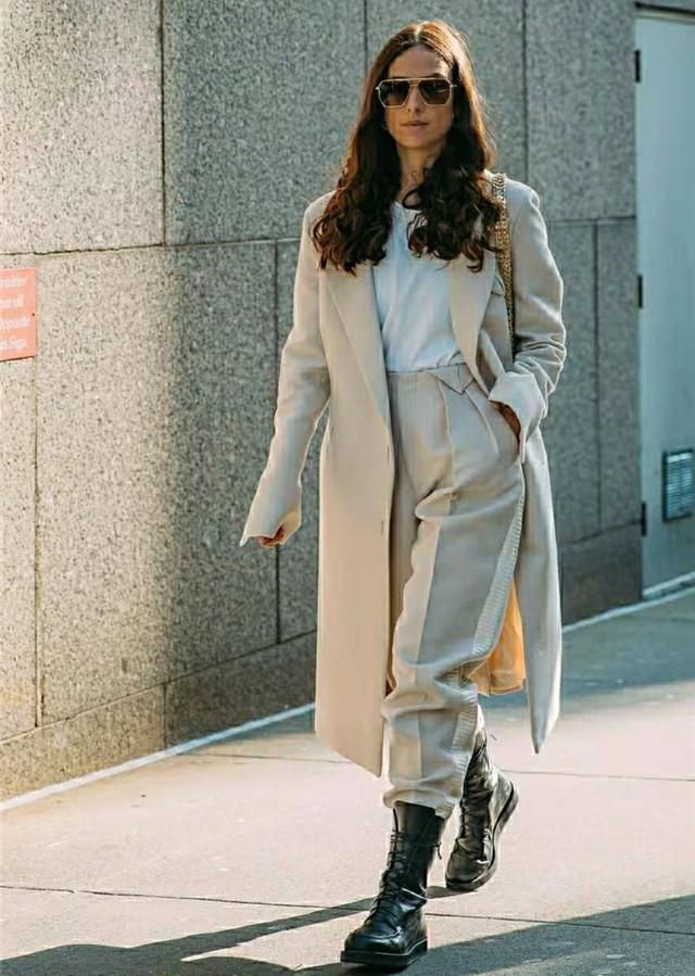 烟管裤搭配什么“鞋子”好看？建议选这4种鞋，时髦显瘦又显腿长