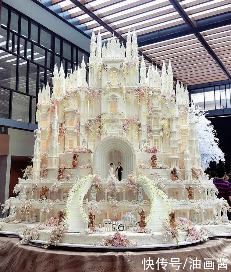 ?想要婚礼独一无二？这样的创意蛋糕不能少，满满艺术感