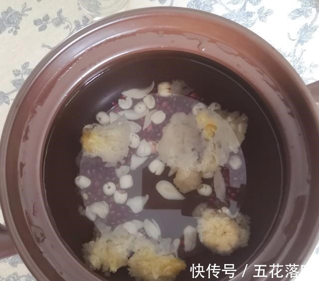 石榴树|百合莲子红豆糖水,分享一款甜汤,好喝又滋补!