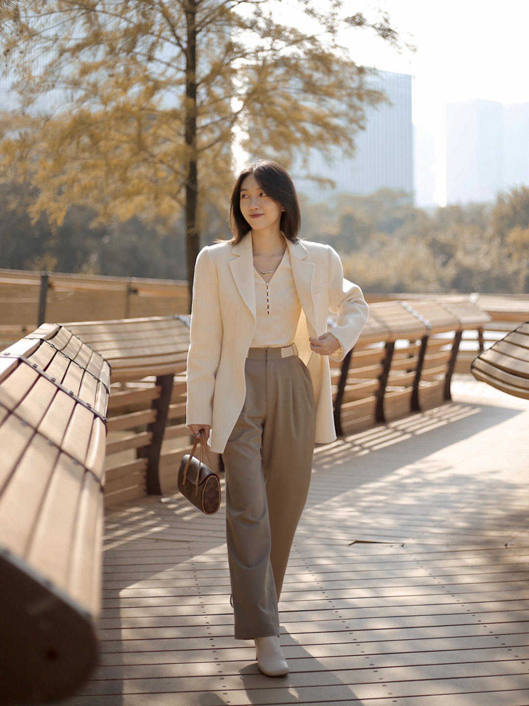 半身裙|高级感原来很简单，多借鉴“白色系穿搭”，温柔优雅不挑人