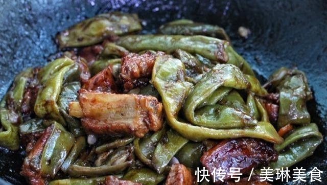 红烧排骨肉质易发柴?2个原因要知道,肉嫩味美