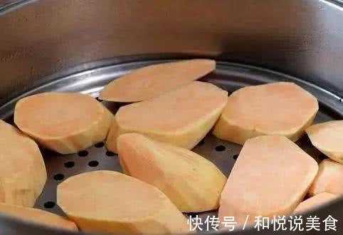 红薯饼好吃有诀窍，这样做不发面，咬一口外酥里嫩，老少皆宜！