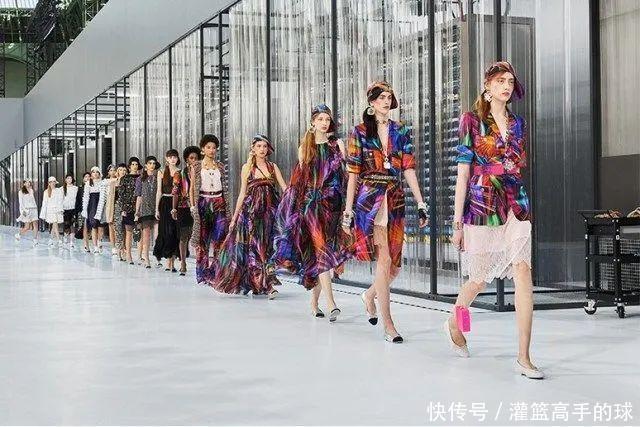 秀场|在华丽的时装背后,那些极具创意的秀场场景设计(上)