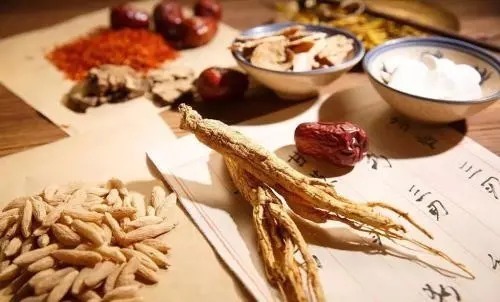 手抖需要吃什么能才消失?