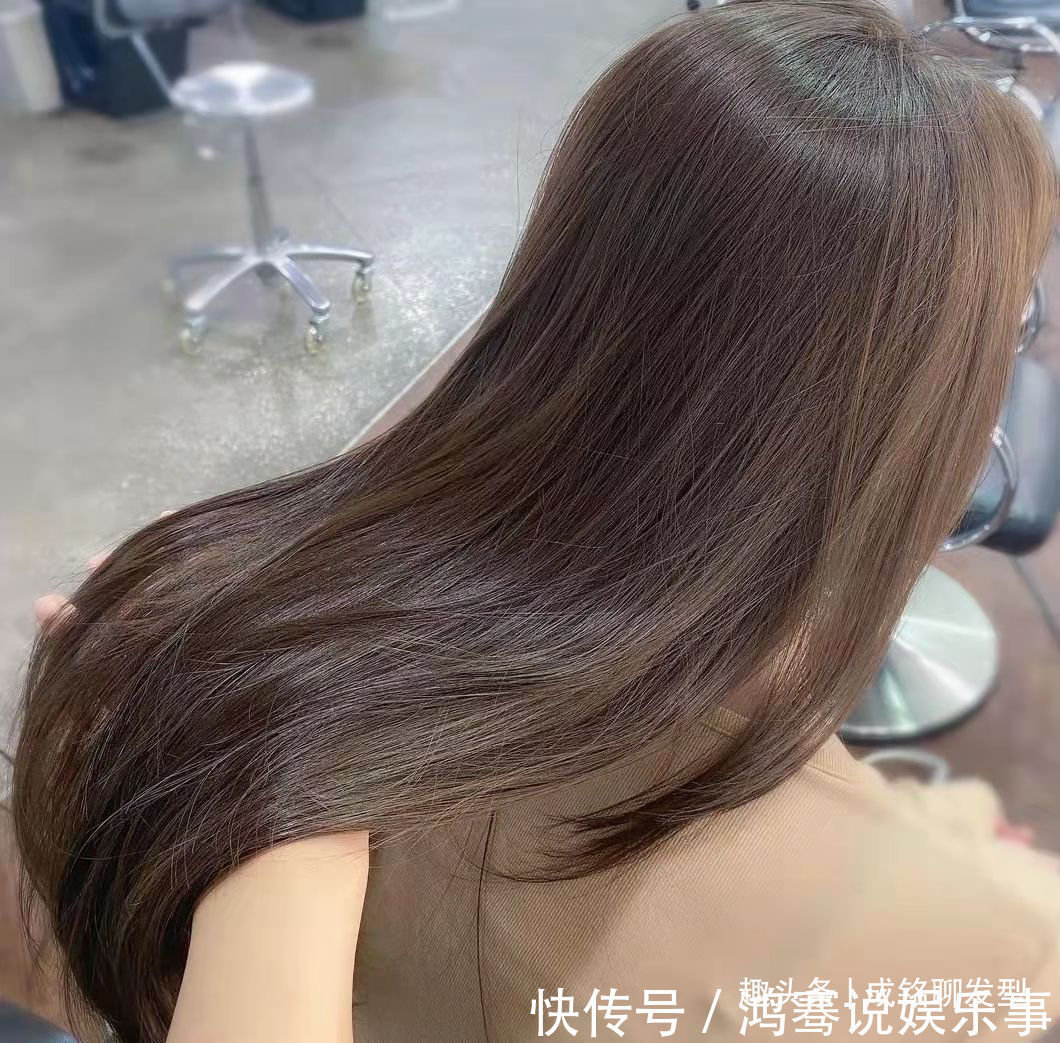 羊毛卷 入秋后很火的发型发色,显白瘦脸让你颜值爆表,时髦精们请收藏