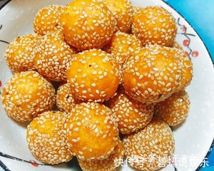 爱吃南瓜的一定要收藏，用这个方法做的丸子，比红薯丸子还好吃