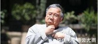 白开水|喝水是便宜的“长寿药”,此2个时间段尽量少喝,家人赶紧改正!