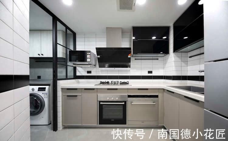 储物柜|不规则的小户型，经过合理的改造，不仅实用，还拥有了阳光工作区