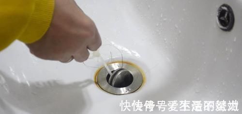 疏通|卫生间放2根塑料扎带,真是厉害了,解决了困扰大家的一个难题