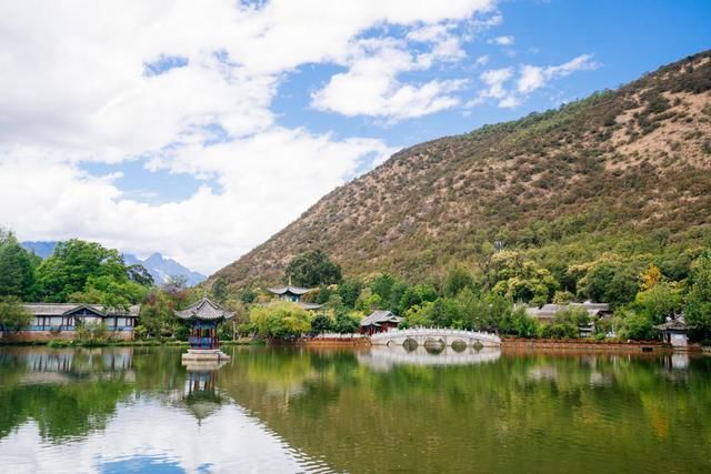 玉龙十三峰|丽江这个景区人少景色美，不收门票成为了丽江绝景