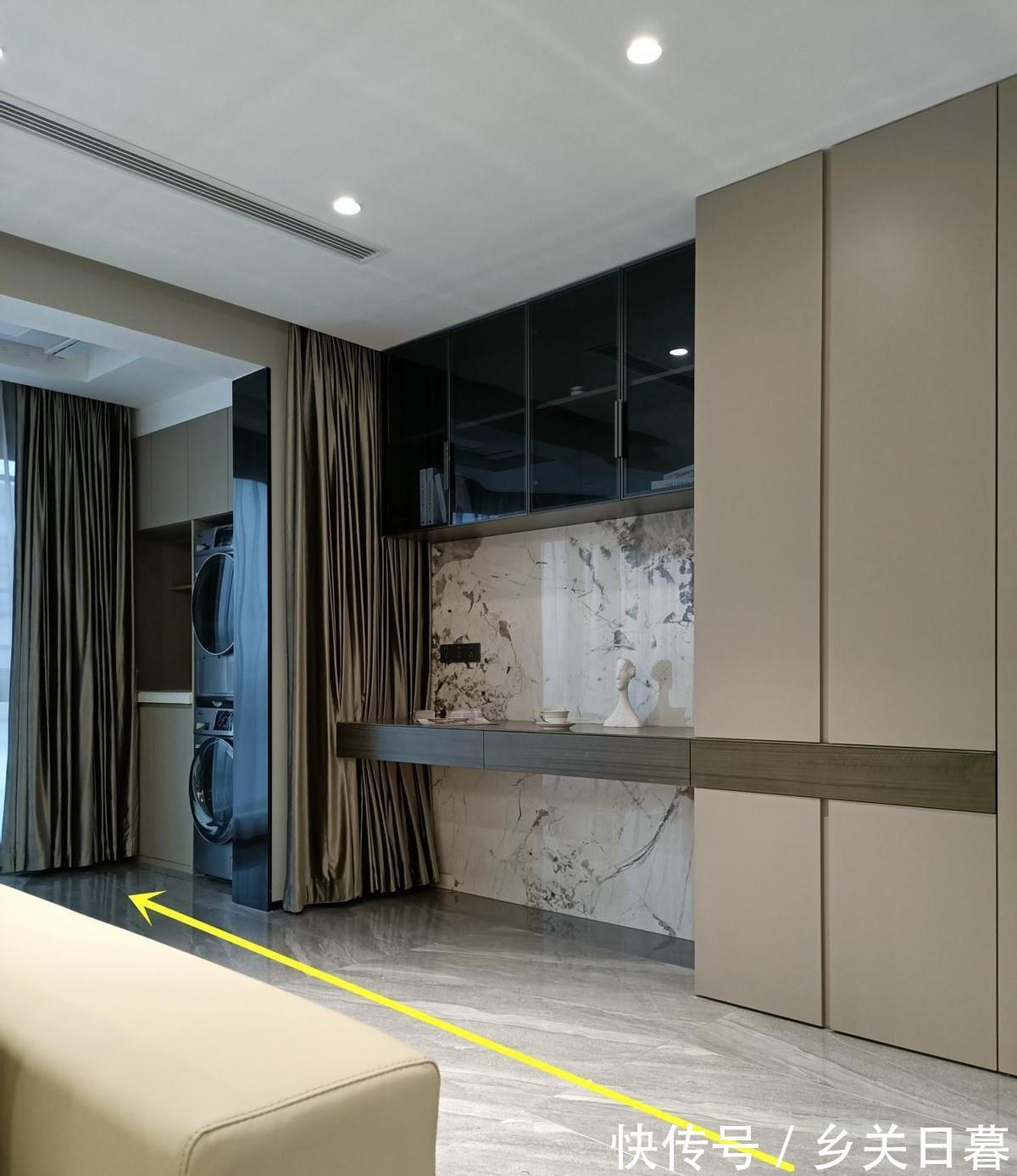 美滋滋|横厅装修找到模板了！沙发往前挪1米2，多排储物柜用美滋滋