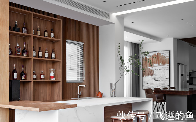 楼梯间|看400平米豪华别墅如何装修现代简约风