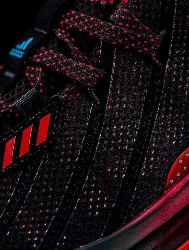 visionary 鸳鸯撞色+裸眼3D!上脚这双鞋,谁都忍不住多看两眼