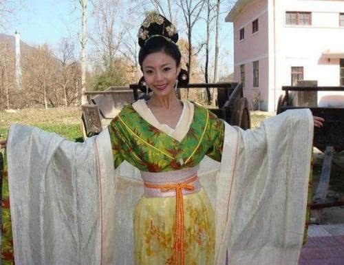 盘古!有一个能开天辟地的神仙,在封神榜中被通天教主打到落荒而逃