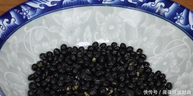  粒粒|黑豆粒粒是宝，别再煮着吃了，不打豆浆，教你新吃法，越吃越香