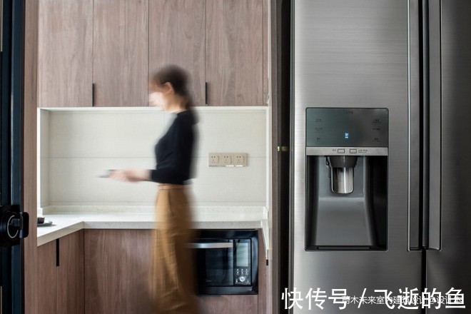 步入式|于沙发小坐片刻,焚一炉沉香,何等惬意。