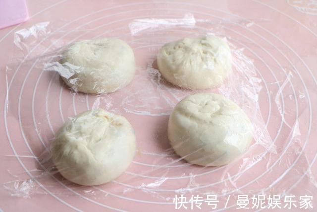 面团|大厨技巧教你做葱油饼，不用烫面照样外酥里软，很省事