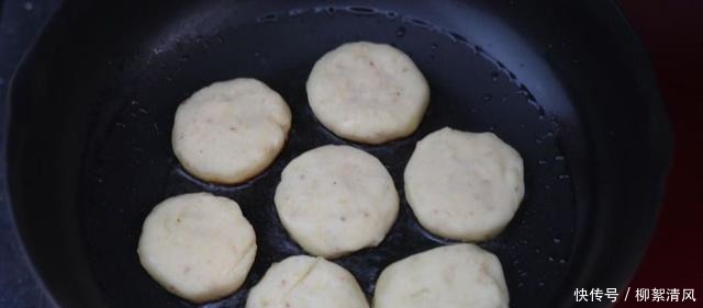自从学会土豆此做法,女儿三天两头就想吃,刚出锅就抢着吃,特香