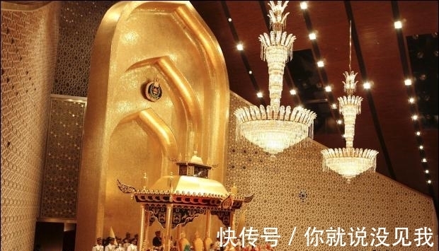 C罗|足坛谁最富？C罗梅西靠边站，这位亚洲小将有1000亿财富要继承