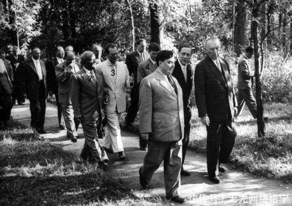 马林科夫出|1936年,苏联一张老照片中那个看镜头的人,为何没成接班人?