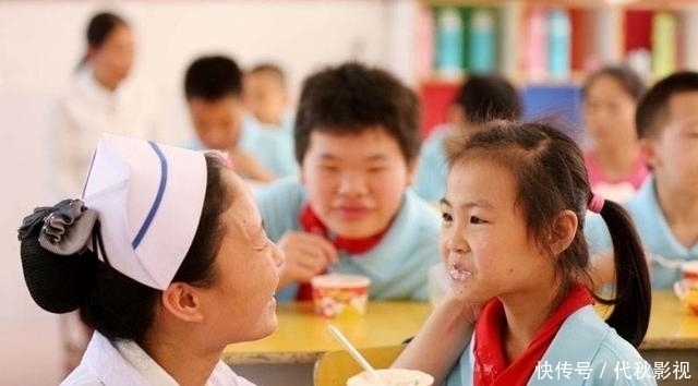 缺陷|怀孕七个月被查出没手脚,宝妈生下后被吓晕,如今孩子活成公主