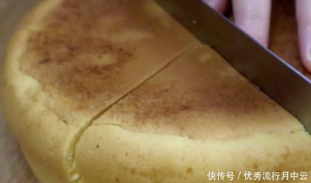 面粉|教你自己在家做蛋糕,无需烤箱和打蛋器,香甜松软,入口即化