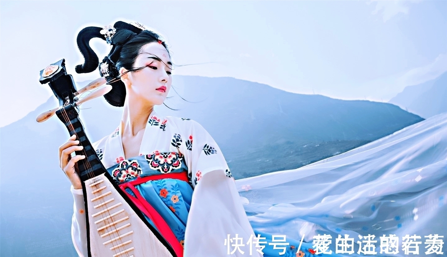 月亮#涓涓隽语七绝.桂月二首:三秋桂子正婵娟,附外一首秋梦