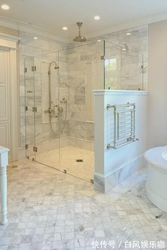 卫生间|卫生间但凡不是小到可怜,能砌半墙就砌半墙,图的就是5个好处